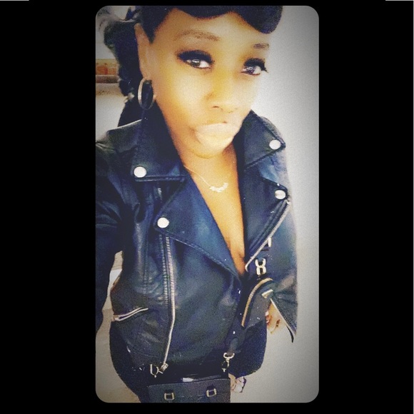 Meet your Posher, T. Michelle - Picture 4 of 5